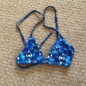 Jolyn cross-back triangle top